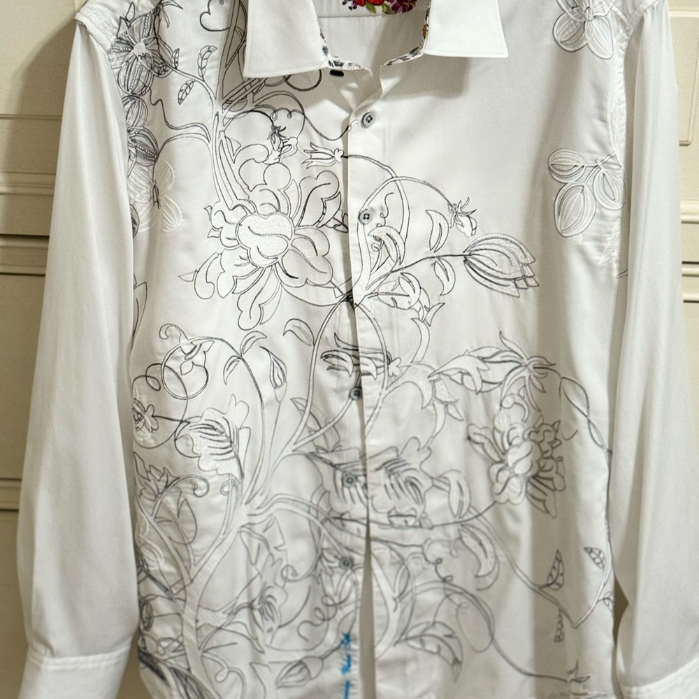 Men’s XL Robert Graham shirt